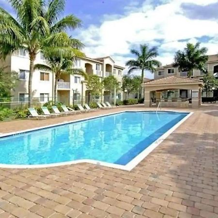 Master Room In Apartment Davie Exterior foto